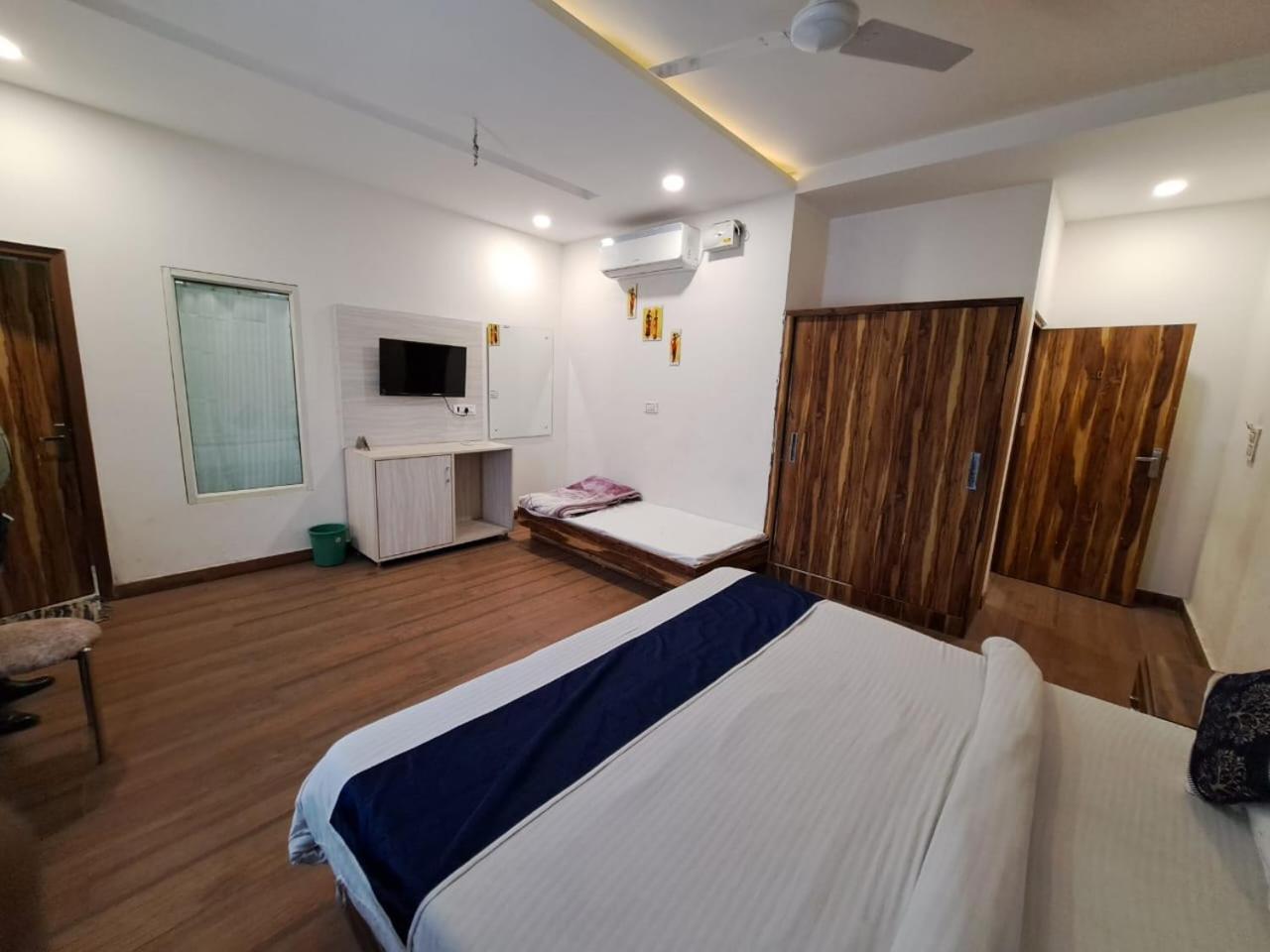 Hotel D Plaza Zirakpur Екстериор снимка